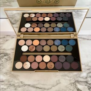 Makeup Revolution Fortune Favour The Brave Pallet